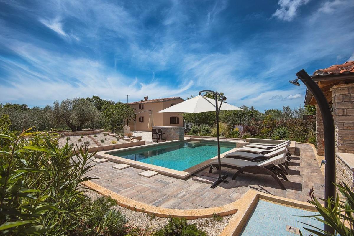Villa Jela Medulin Buitenkant foto
